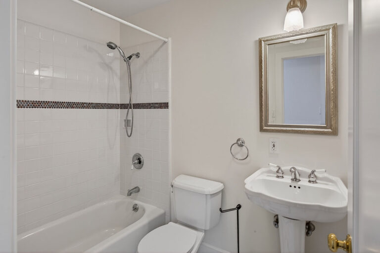 Bathroom (5)